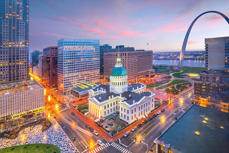 St. Louis downtown skyline at twilight-min